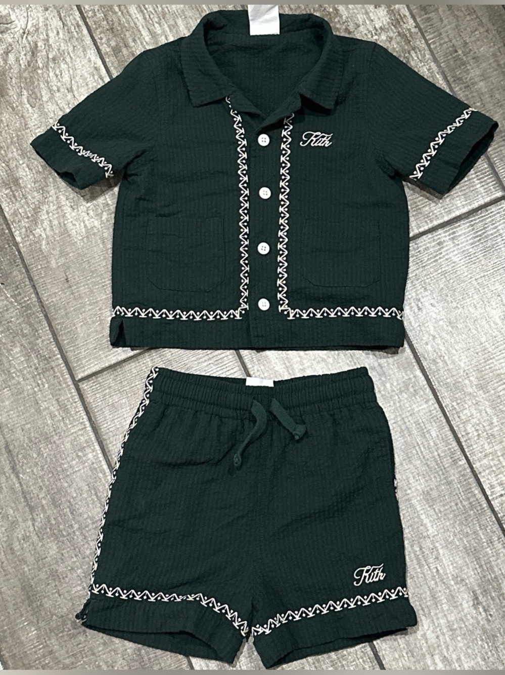 Kith Kids Dark Green Short-Sleeve Two-Piece lightweight Set with White Trim